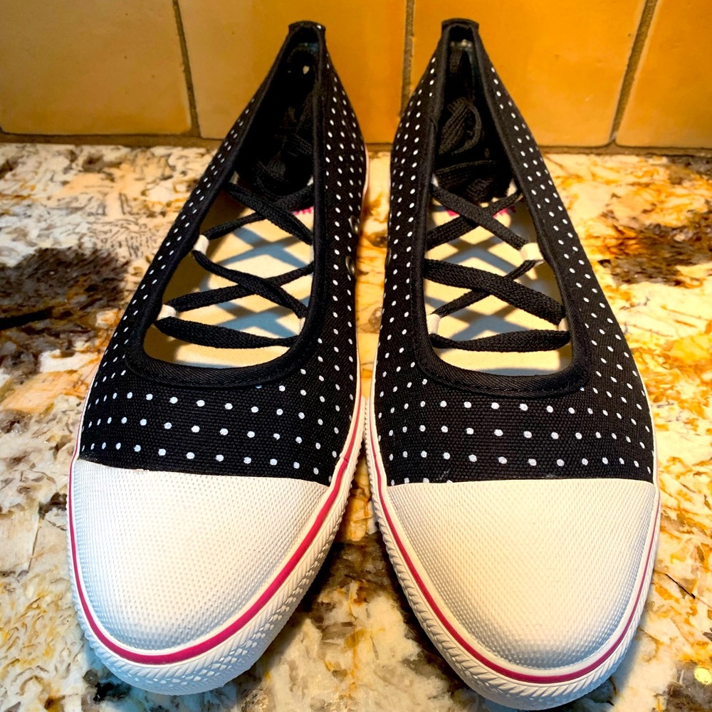 Awesome- black polka dot lace up sneakers by Report